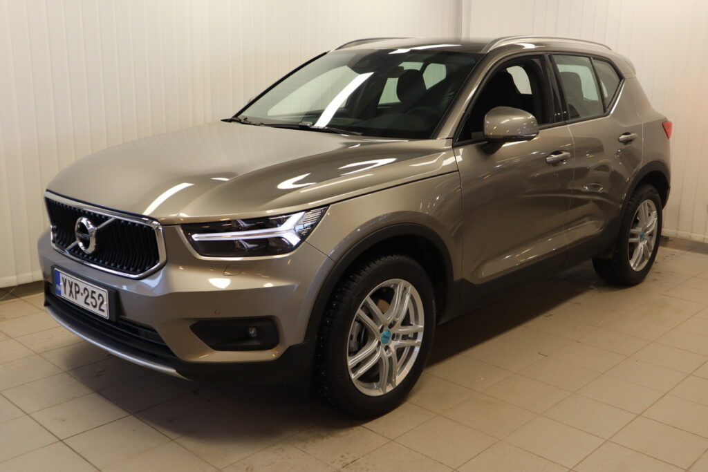 Volvo XC40, image 1