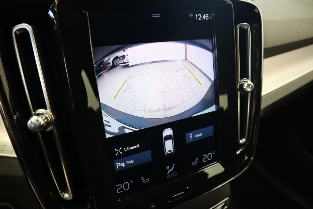 Volvo XC40, image 3