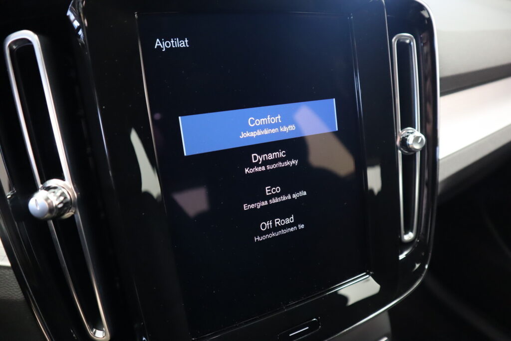 Volvo XC40, image 4