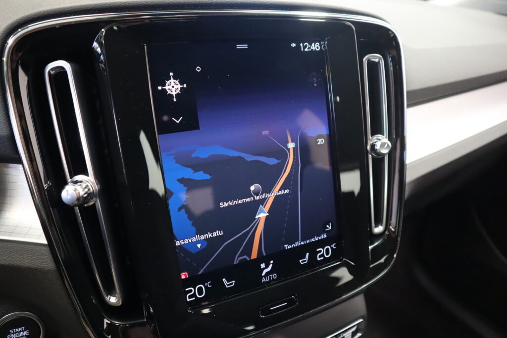 Volvo XC40, image 2