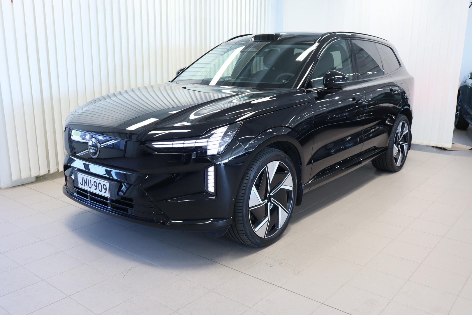 Volvo EX90 Twin Performance Ultra 2025, kuva 2/25