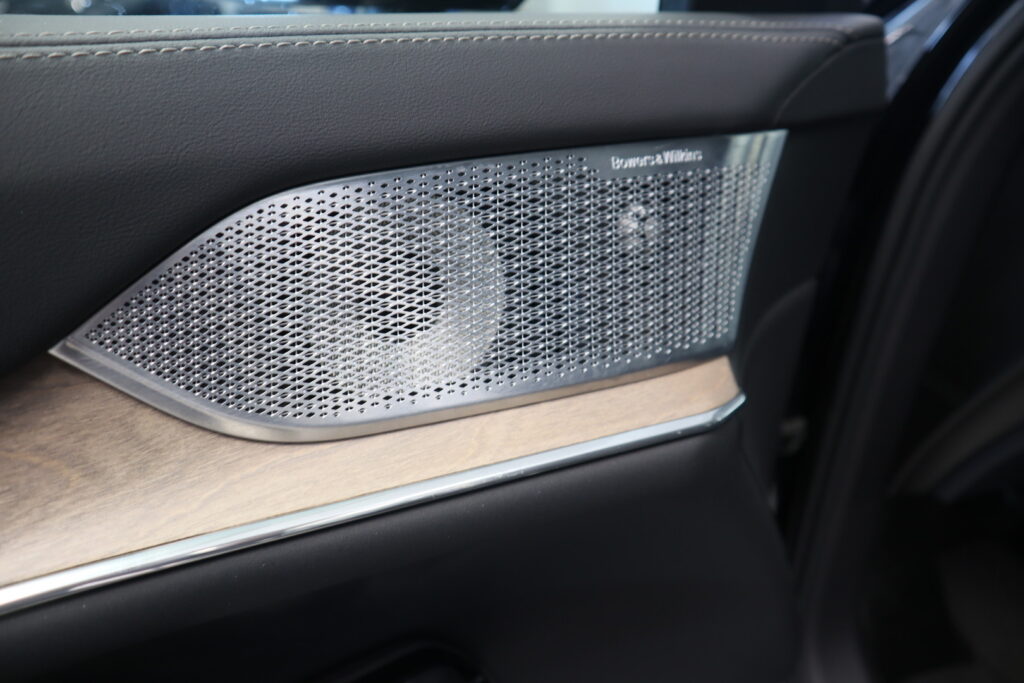 Volvo EX90, image 22