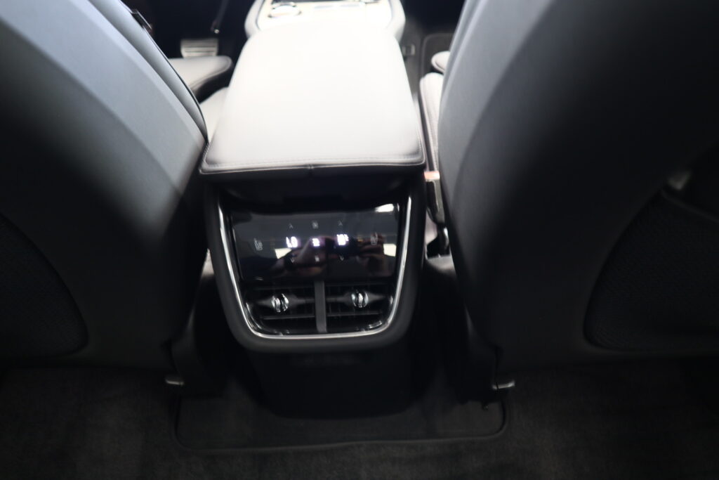 Volvo EX90, image 24