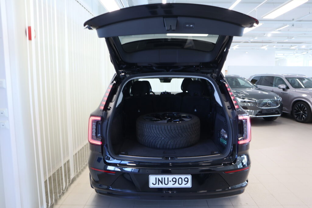 Volvo EX90, image 9