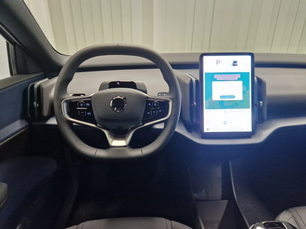 Volvo EX30, image 8
