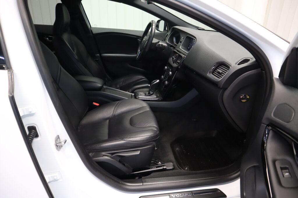 Volvo V40, image 17
