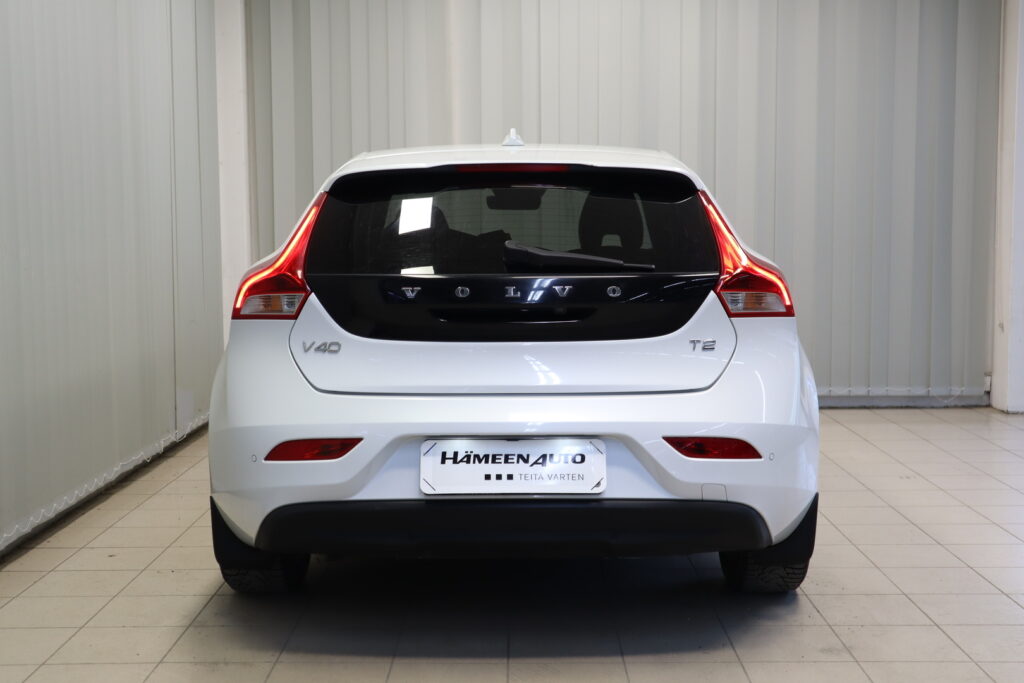 Volvo V40, image 8