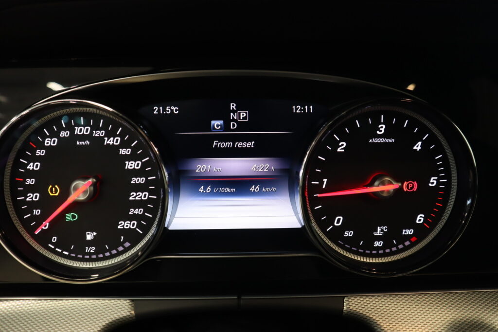 Mercedes-Benz E, image 13