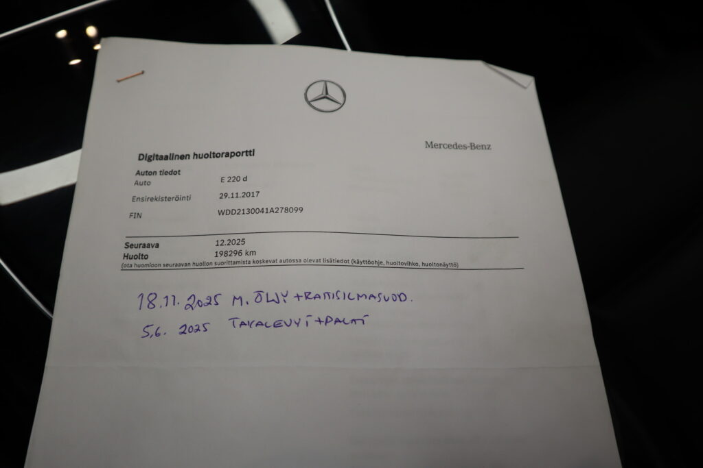 Mercedes-Benz E, image 16
