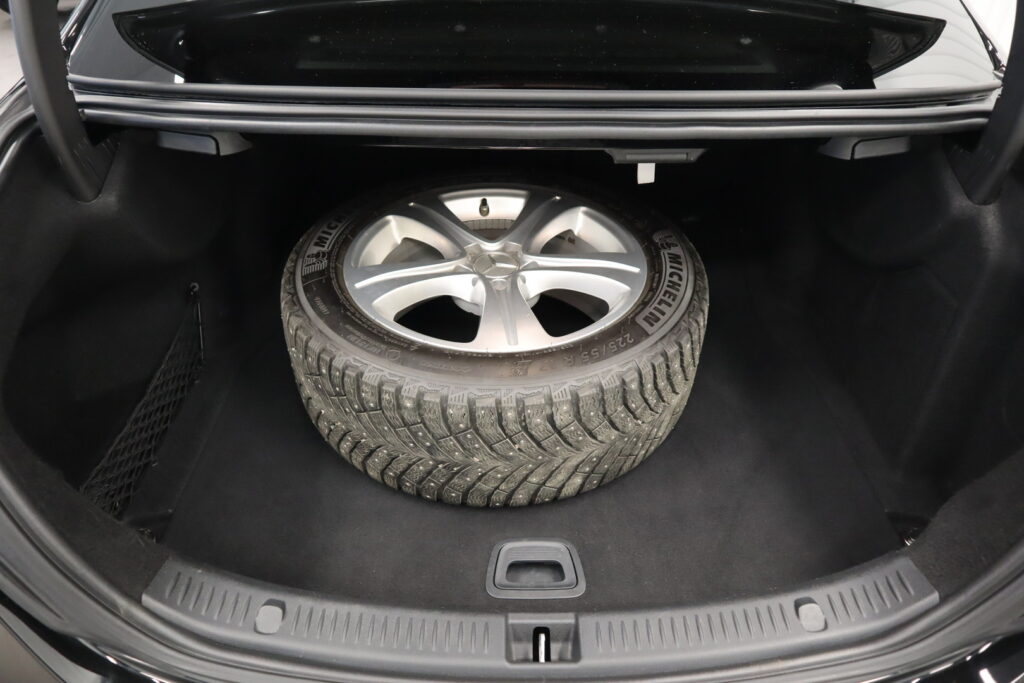 Mercedes-Benz E, image 17