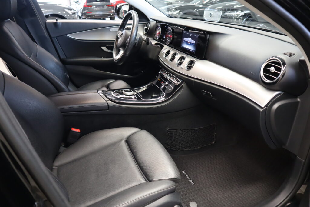 Mercedes-Benz E, image 9