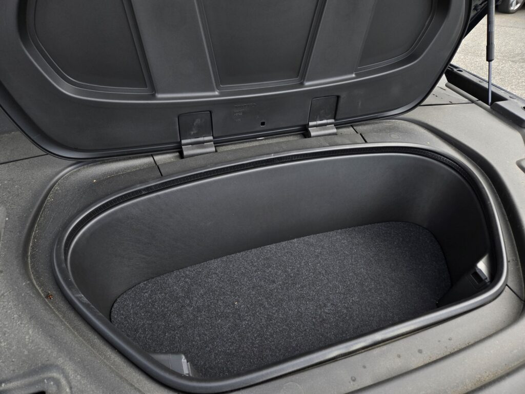 Volvo EX40, image 17