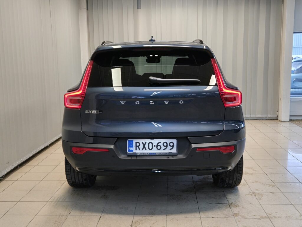 Volvo EX40, image 4