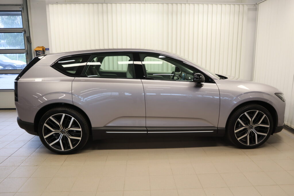 Volvo EX60, image 10