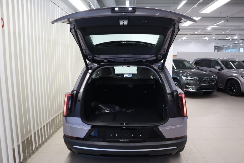 Volvo EX60, image 15