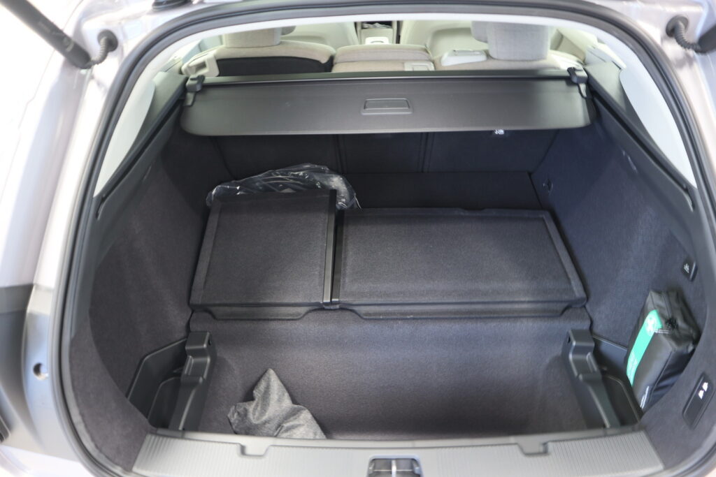 Volvo EX60, image 17