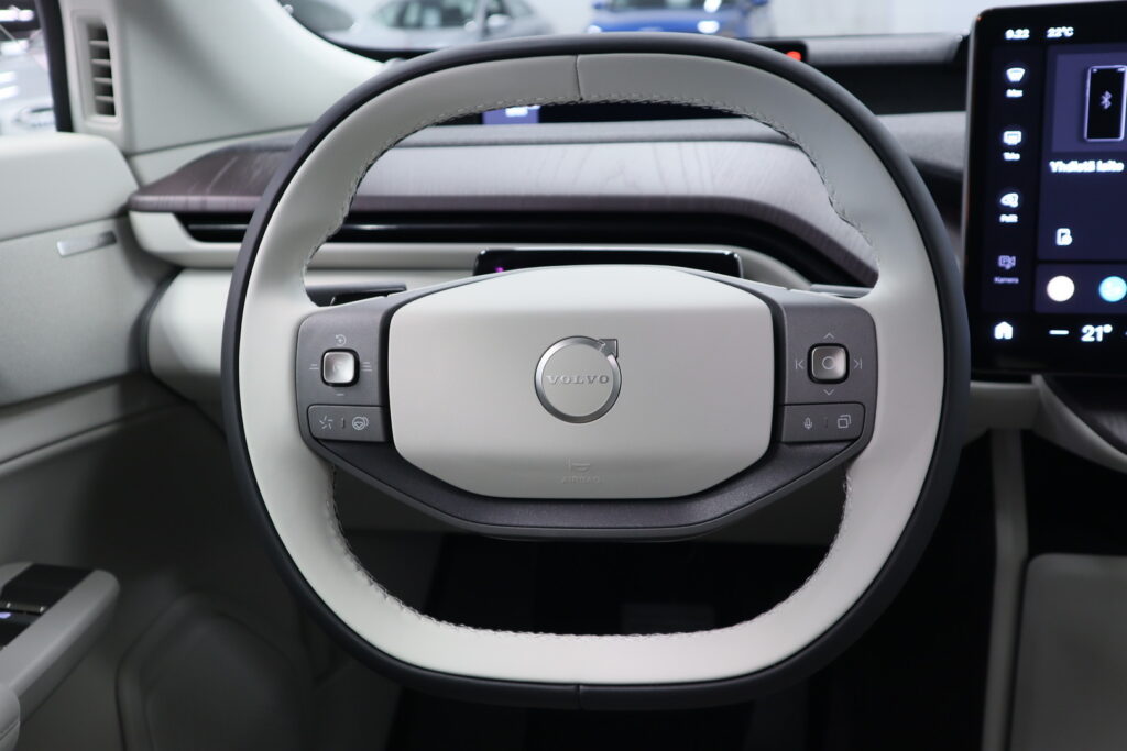 Volvo EX60, image 22