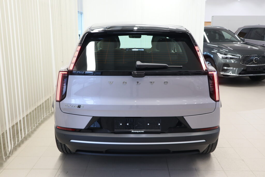 Volvo EX60, image 6