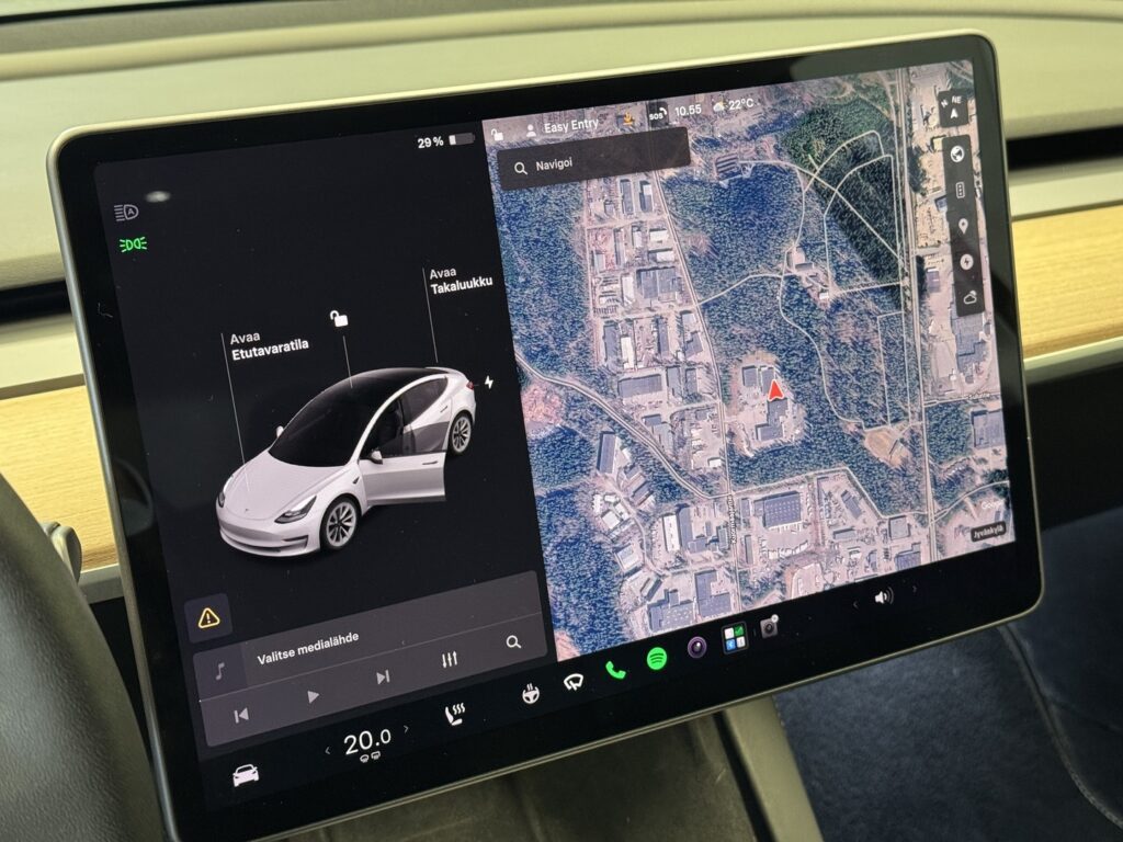 Tesla Model 3, image 11