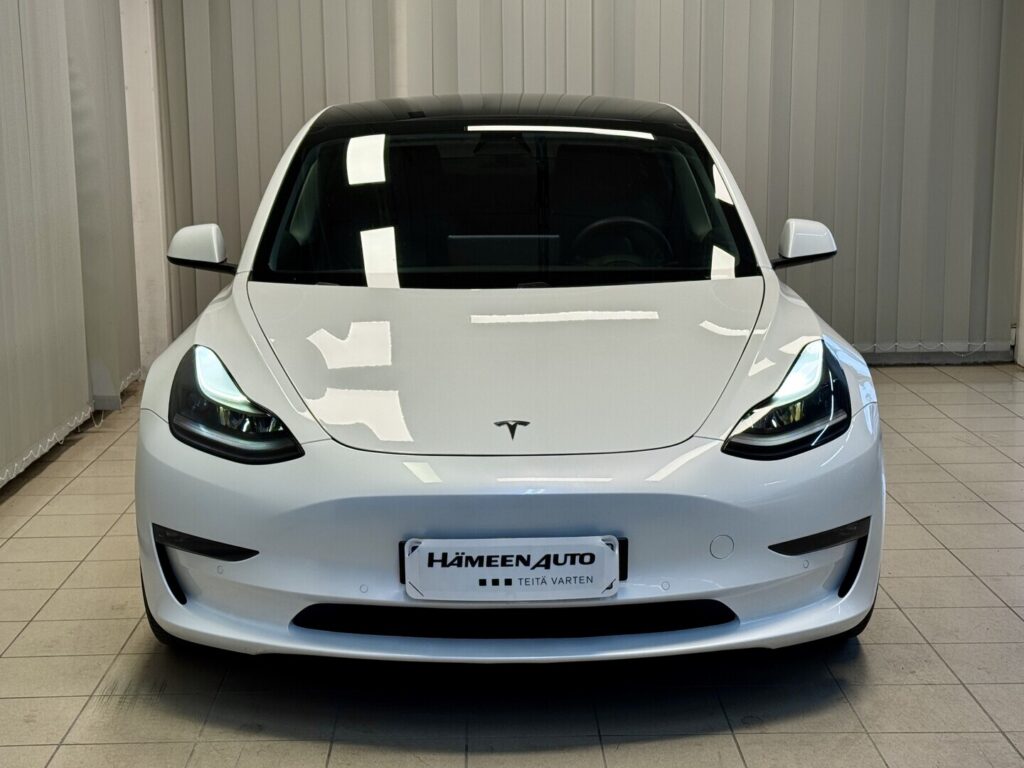 Tesla Model 3, image 2