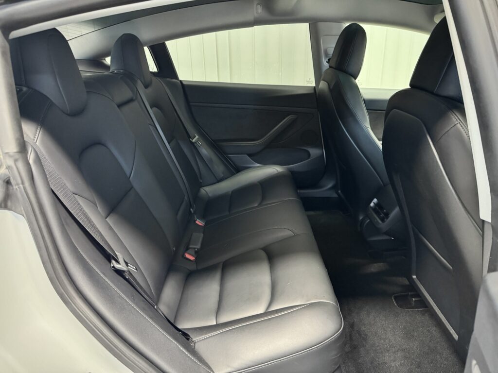 Tesla Model 3, image 7