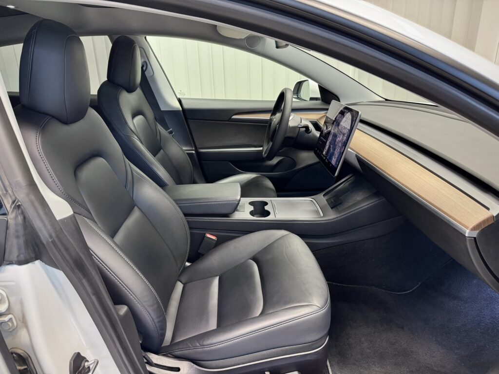 Tesla Model 3, image 8