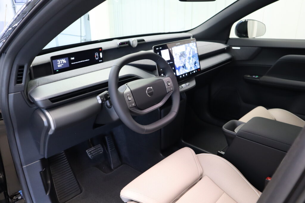 Volvo EX60, image 10