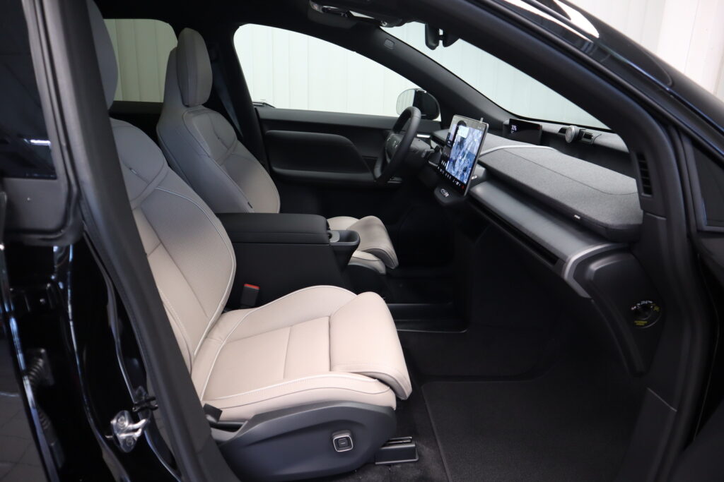 Volvo EX60, image 24