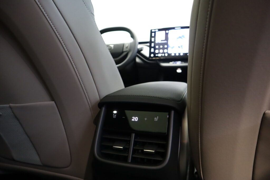 Volvo EX60, image 29