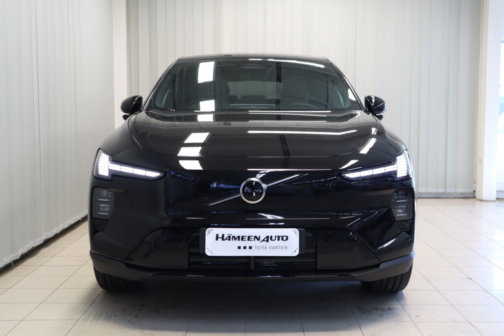 Volvo EX60, image 3