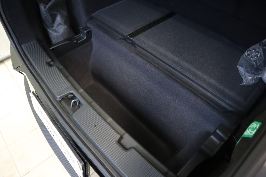 Volvo EX60, image 31