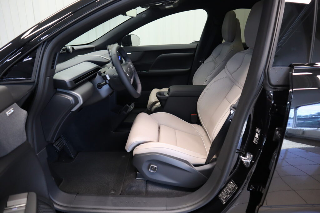 Volvo EX60, image 9