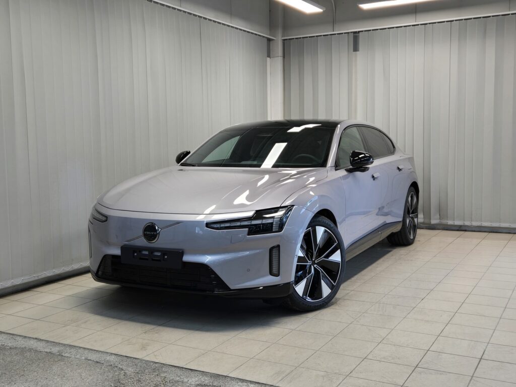 Volvo ES90, image 1