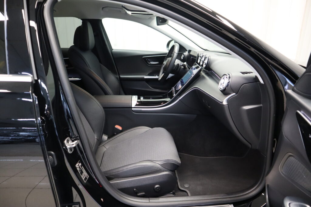 Mercedes-Benz C, image 22