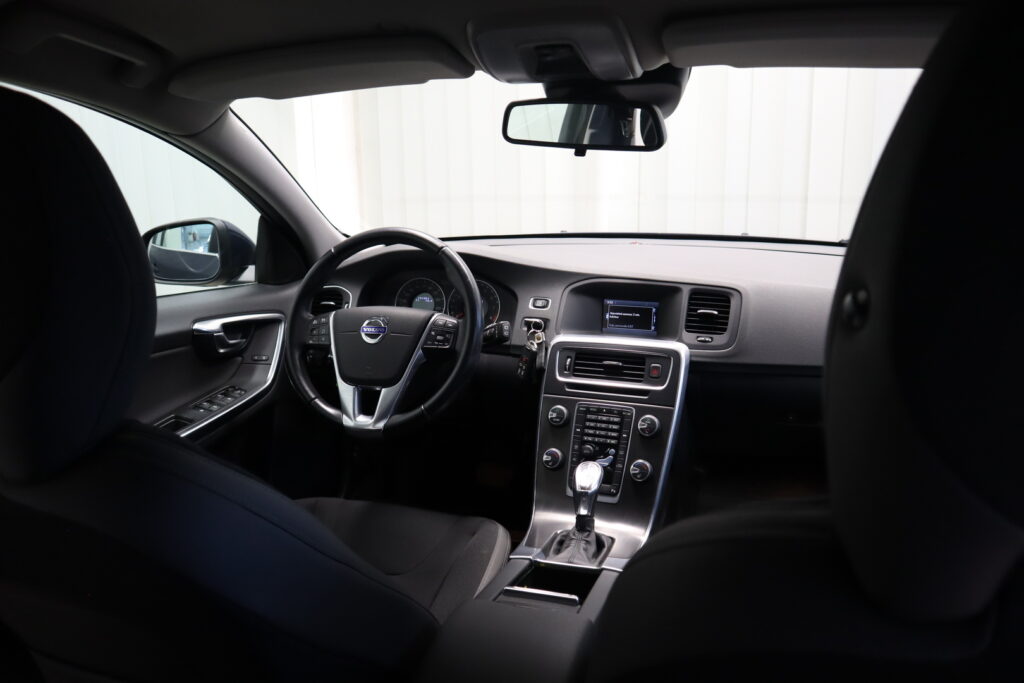 Volvo V60, image 13