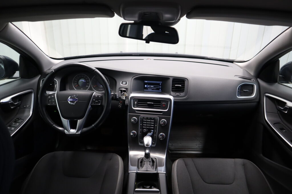 Volvo V60, image 14