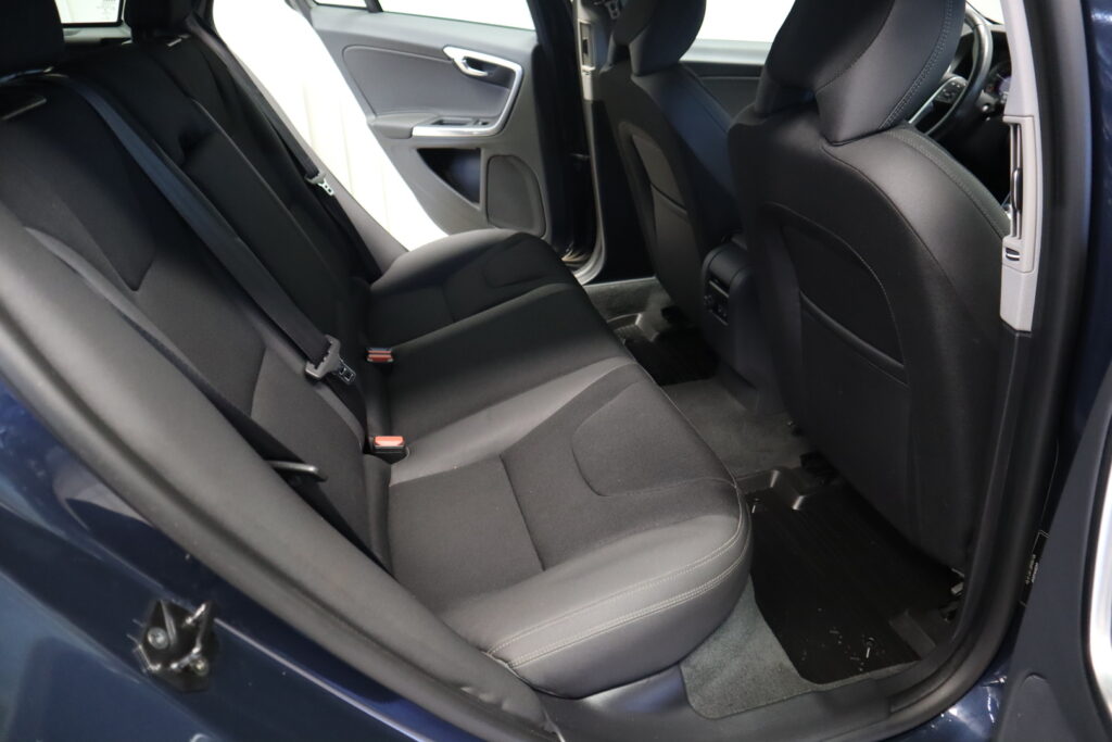 Volvo V60, image 15