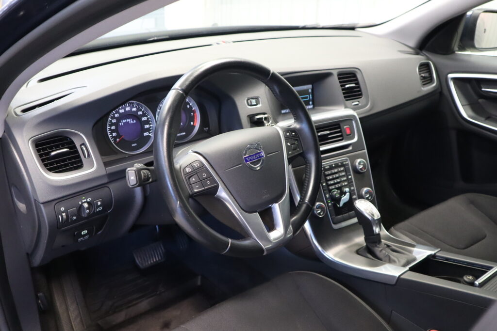 Volvo V60, image 8