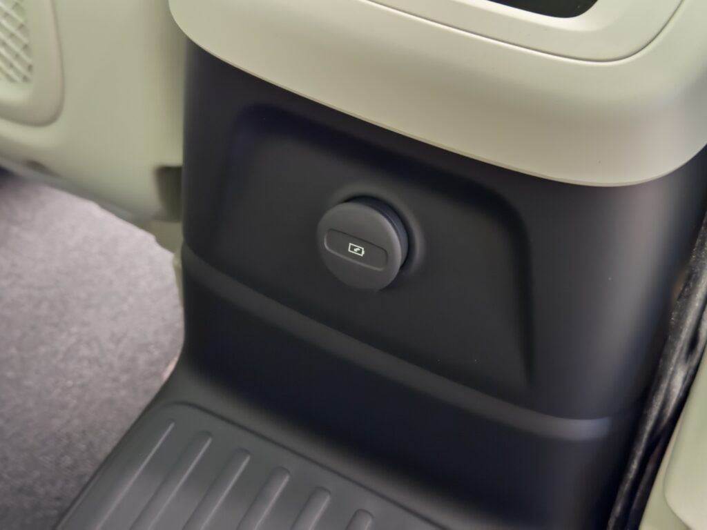Volvo XC60, image 17