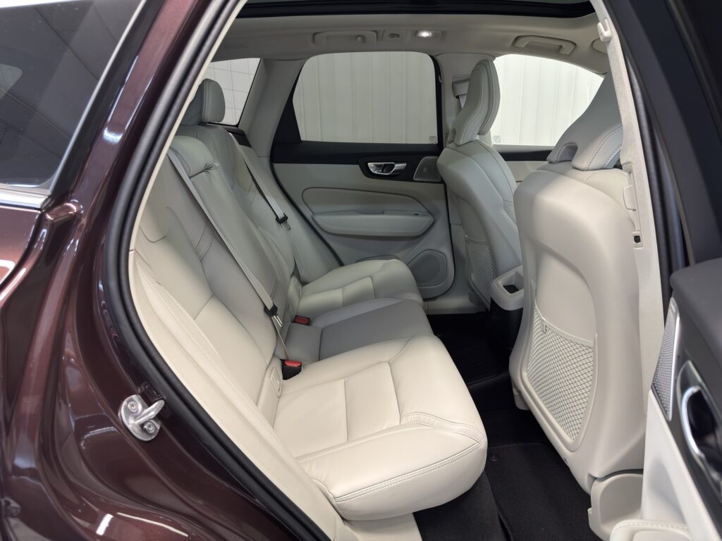 Volvo XC60, image 8