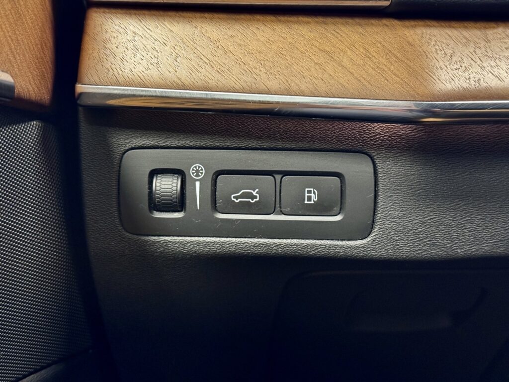 Volvo XC90, image 24