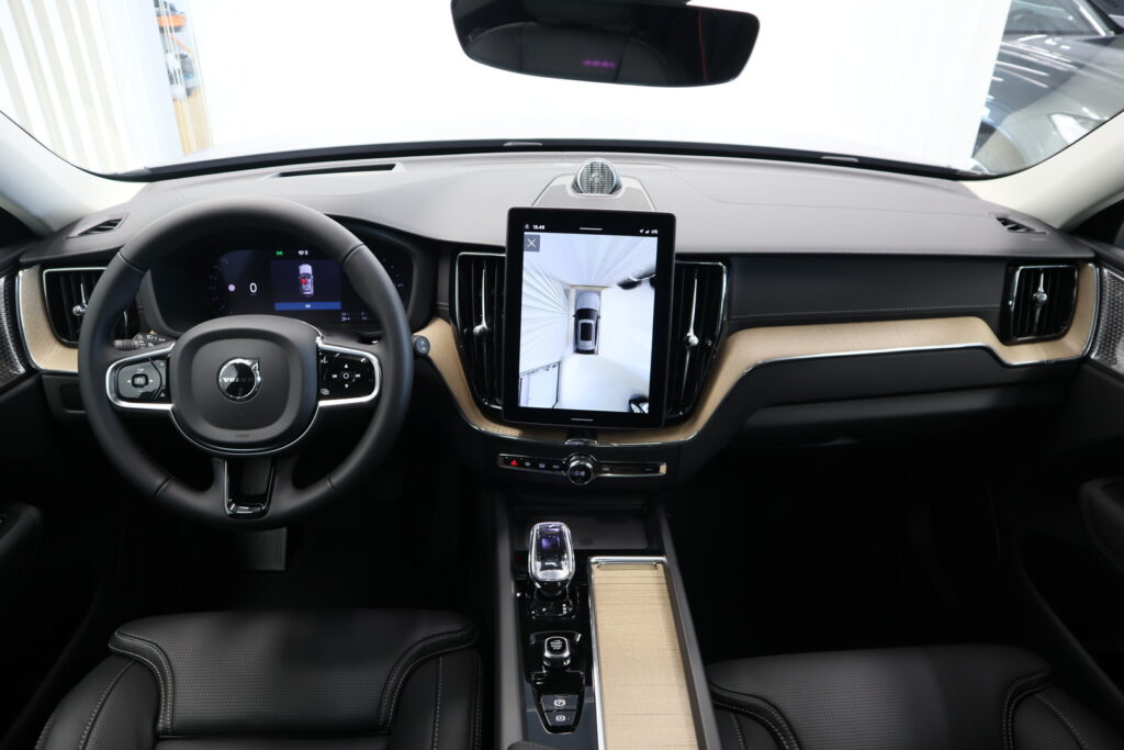 Volvo XC60, image 11