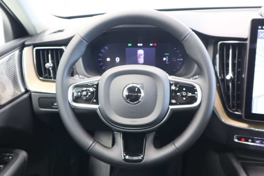Volvo XC60, image 12