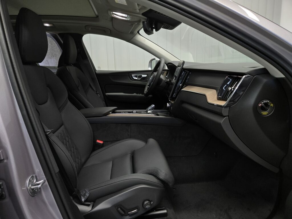 Volvo XC60, image 11