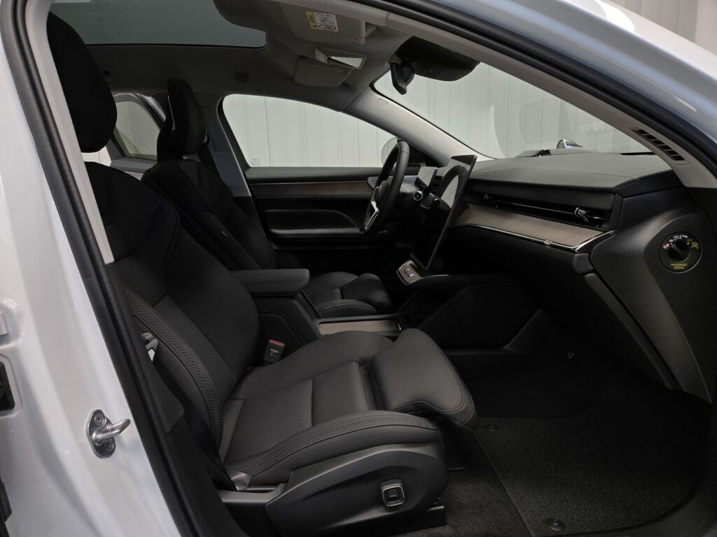Volvo ES90, image 10