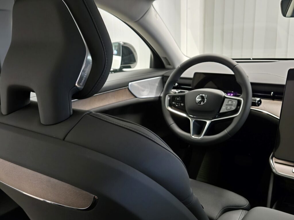 Volvo ES90, image 11