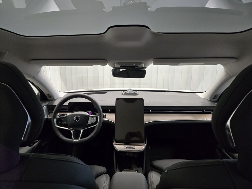 Volvo ES90, image 12