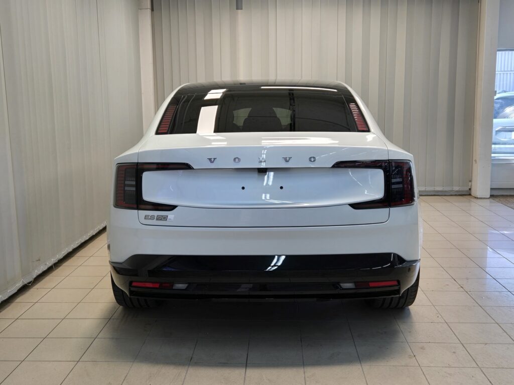 Volvo ES90, image 4