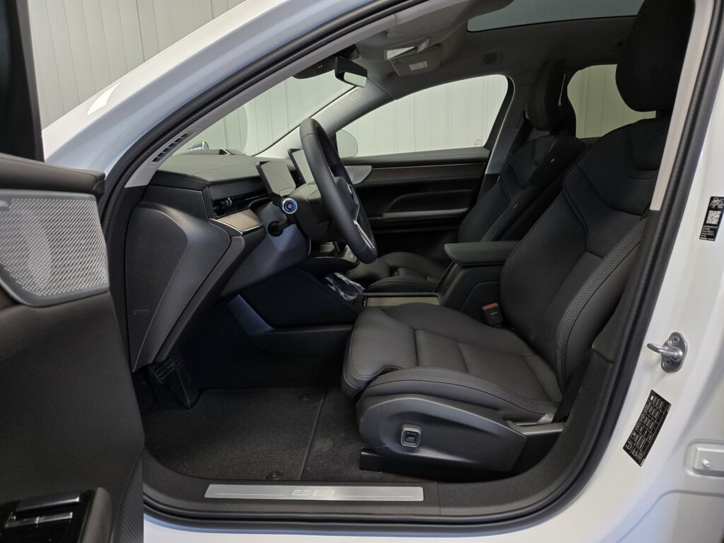 Volvo ES90, image 7