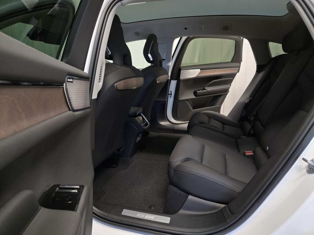 Volvo ES90, image 8